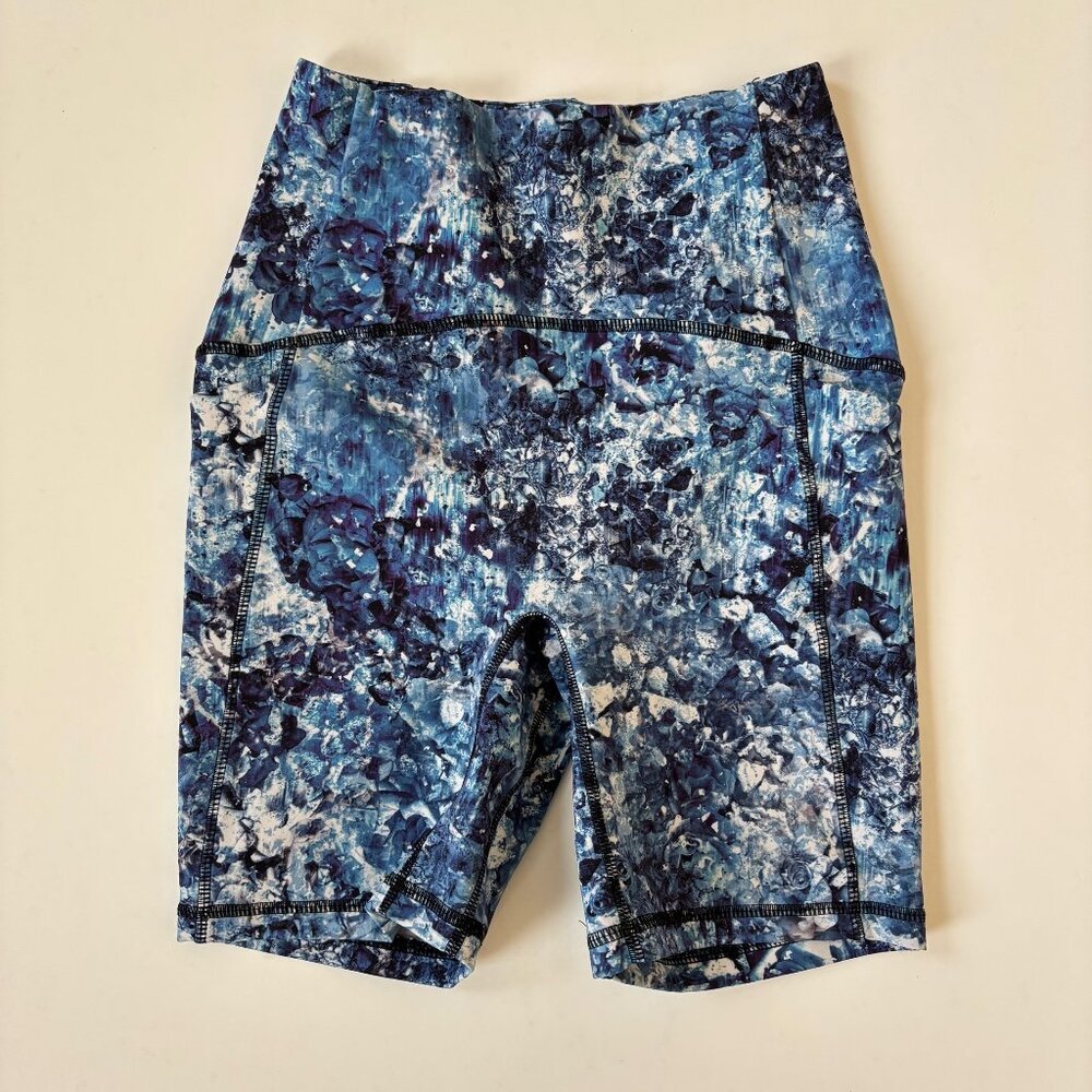 Manduka Presence High-Waisted Biker Shorts, Blue, Size Small
